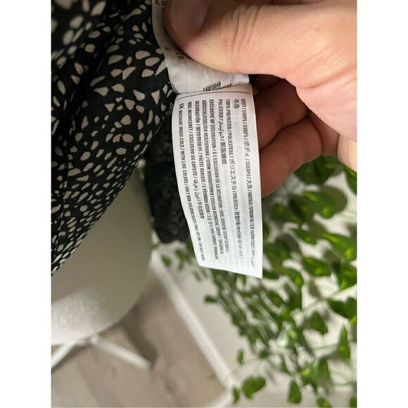 Abercrombie and Fitch Tied Black Blouse - Picture 5 of 5